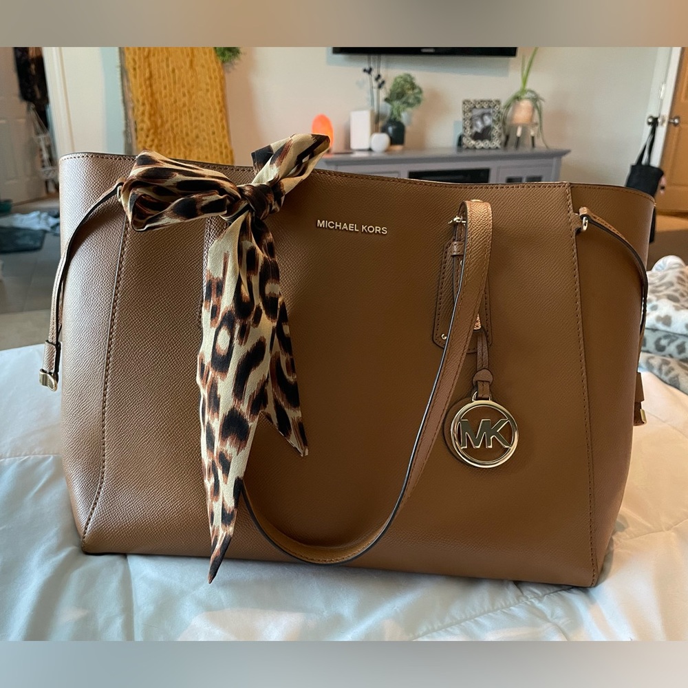 Michael Kors Camel Jet Set Extra Large Leather Tote Bag